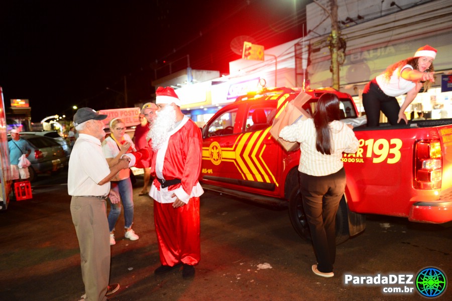 Carreta da Alegria na Praça da República em Paranaíba - MS - Fotos -  ParadaDEZ - Dia 19/12/2022