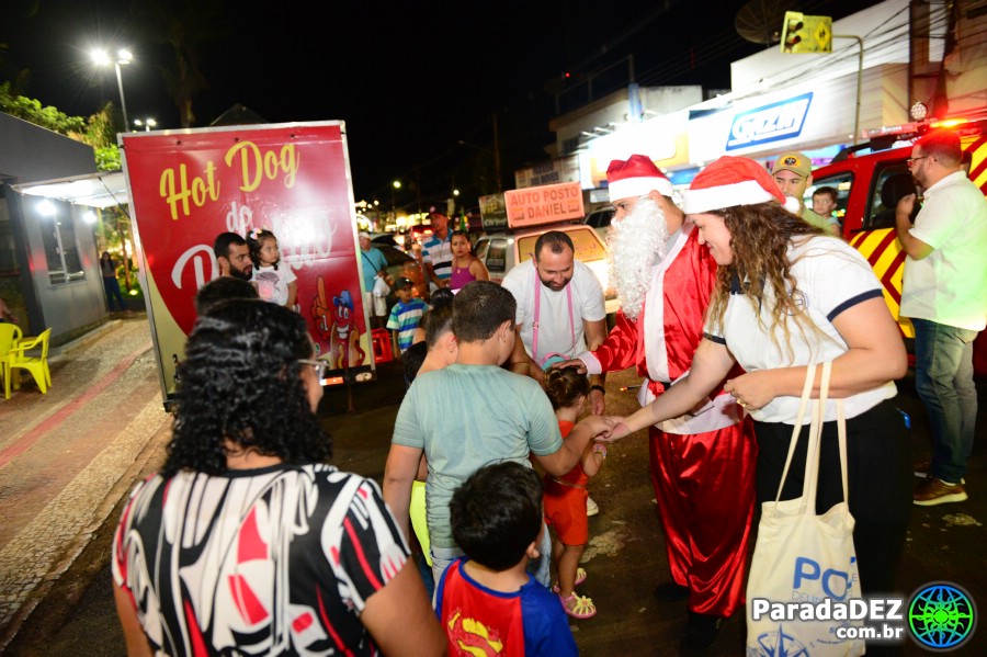 Carreta da Alegria na Praça da República em Paranaíba - MS - Fotos -  ParadaDEZ - Dia 19/12/2022