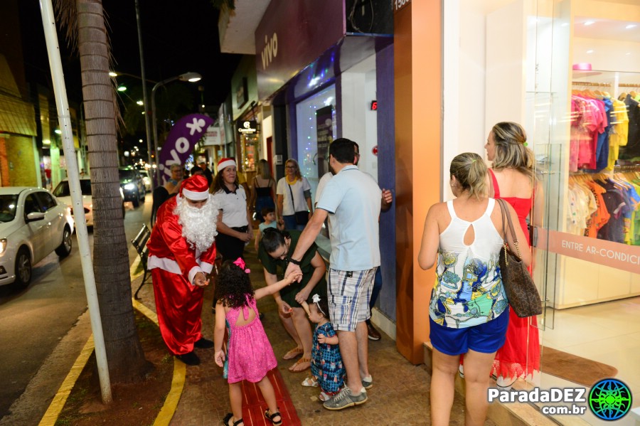 Carreta da Alegria na Praça da República em Paranaíba - MS - Fotos -  ParadaDEZ - Dia 19/12/2022