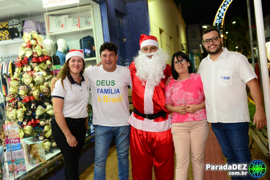 Carreta da Alegria na Praça da República em Paranaíba - MS - Fotos -  ParadaDEZ - Dia 19/12/2022