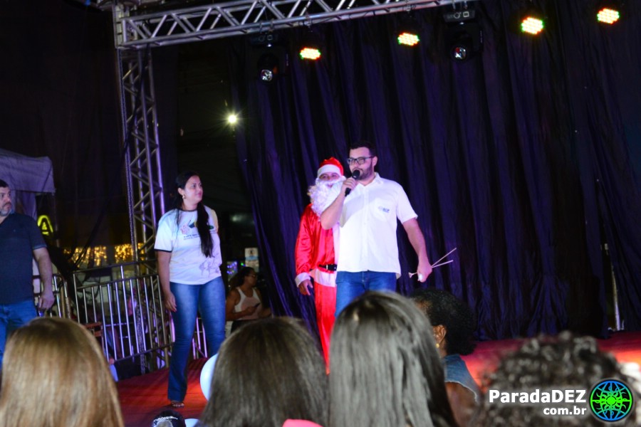 Carreta da Alegria na Praça da República em Paranaíba - MS - Fotos -  ParadaDEZ - Dia 19/12/2022