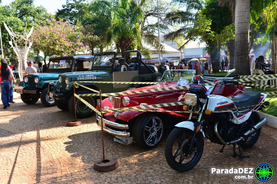 Carreta da Alegria na Praça da República em Paranaíba - MS - Fotos -  ParadaDEZ - Dia 19/12/2022