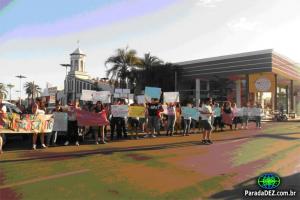 Estudantes protestam após prisão de um na visita de André