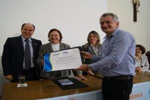 Em Conferência secretária entrega prêmio Prefeito Amigo do Idoso a Paranaíba