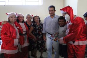 Rotary Clube Paranaíba Santana comemora Natal com distribuição de 1.500 brinquedos