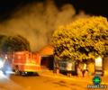 Incêndio em casa é controlado por policiais militares e bombeiros